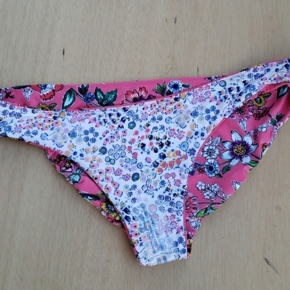 Vera Bradley Coral Ella Reversible Bikini - Picture 4 of 5